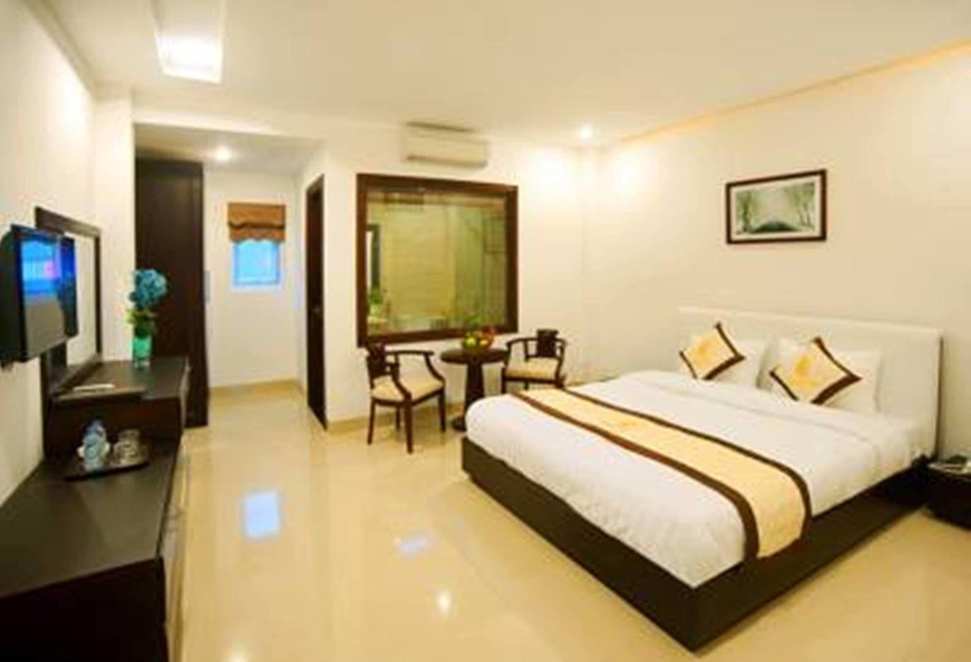 Riverside Hotel Quang Binh Донгхой Екстер'єр фото